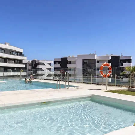 Premium Garden With Jacuzzi In Higueron *