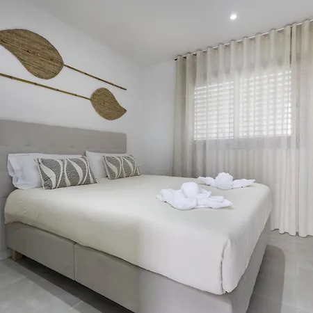 Premium Garden With Jacuzzi In Higueron Apartment *
