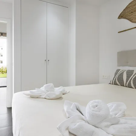 Apartment Premium Garden With Jacuzzi In Higueron *