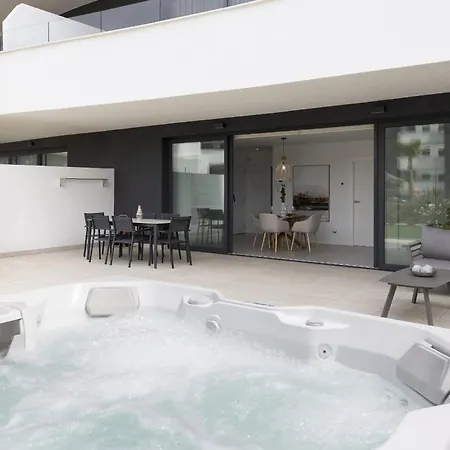 Apartment Premium Garden With Jacuzzi In Higueron Fuengirola
