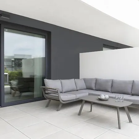 Premium Garden With Jacuzzi In Higueron *