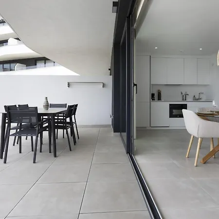 Premium Garden With Jacuzzi In Higueron Apartment